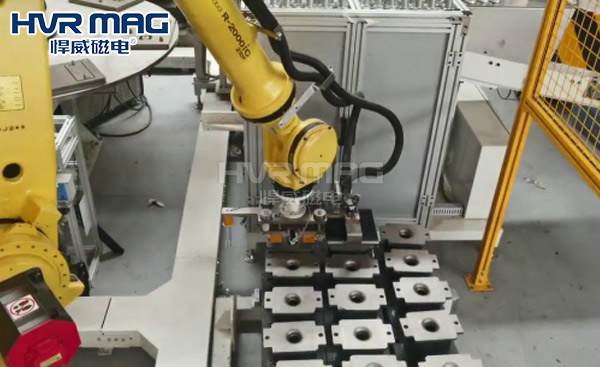機械臂吸盤磁力抓手如何實現(xiàn)在300℃溫度下正常工作？