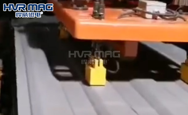 波紋板、瓦楞板為什么要選電永磁吸盤進行自動化搬運？